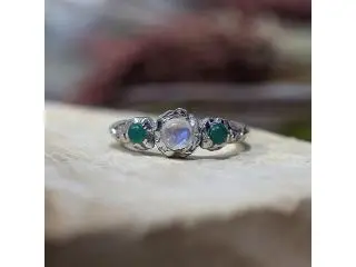 The Ultimate Guide to Buying a Wholesale Green Gemstone Ring